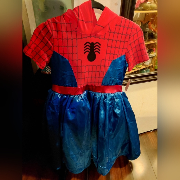 Hooded spider man dress - - Picture 2 of 5